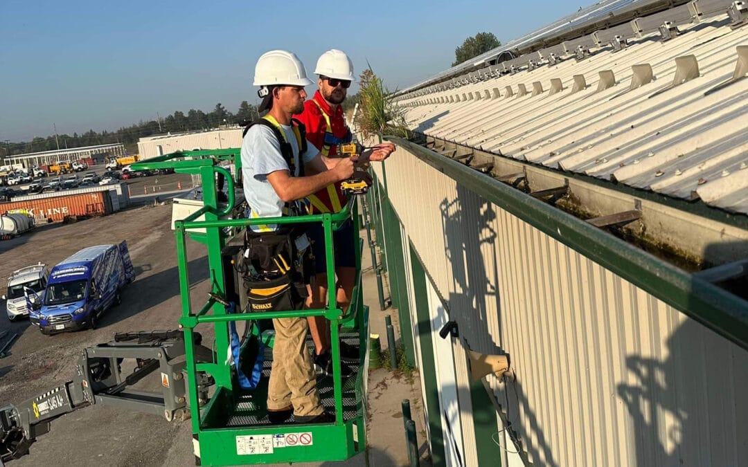 Why Combine Roofing & Eavestrough Work? Save Money & Time