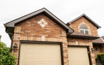 Seamless vs Regular Eavestrough: Which Is Better for Ontario Homes?