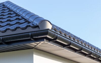 Aluminum vs Vinyl Eavestrough: Cost & Durability in Canada