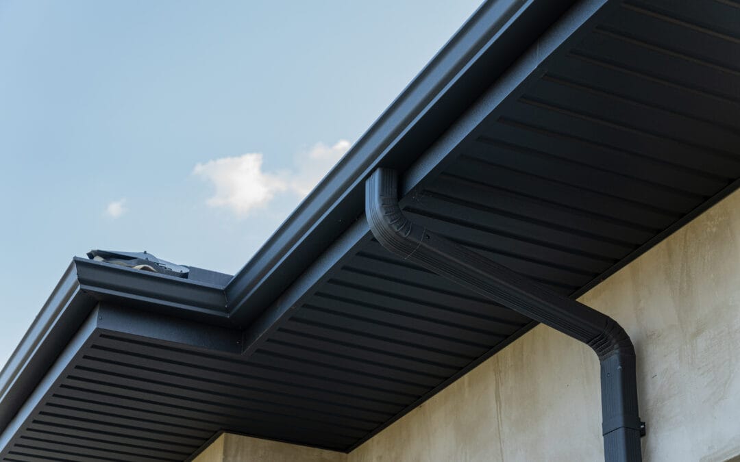 How Eavestrough Issues Lead to Roof Leaks: Warning Signs